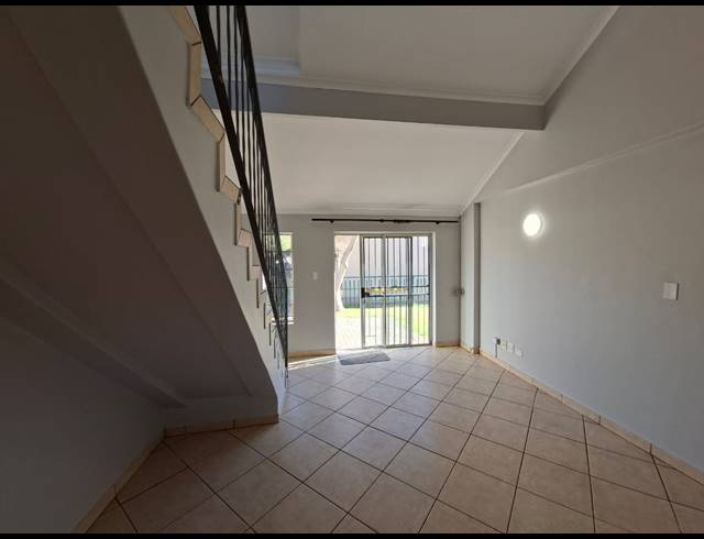 3 BEDROOM TOWNHOUSE FOR SALE IN ILLIONDALE